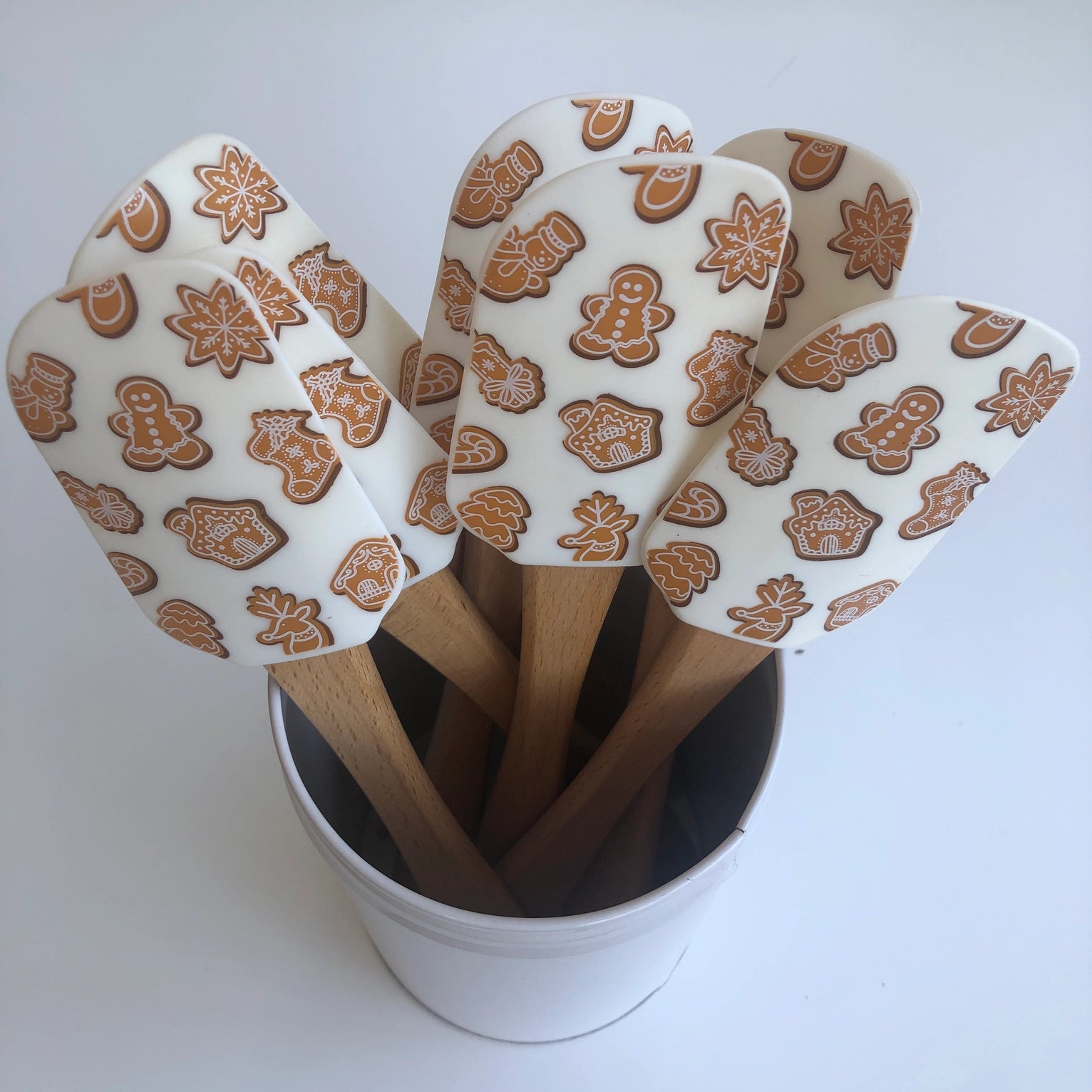 Gingerbread World Spatula - Cali Moon Boutique