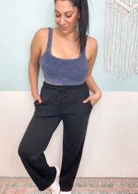 'Saige' Black Straight Leg Fleece Sweatpants-A classic straight leg fleece sweatpants for your casual days. Pair these with all your favorite tees, sweatshirts, denim jackets. -Cali Moon Boutique, Plainville Connecticut