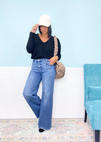 'Isla' Black Slouchy Lightweight Sweater - Cali Moon Boutique