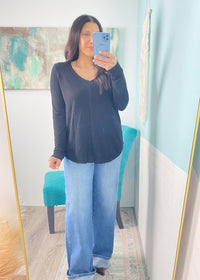 'Kaley' Black V - Neck Long Sleeve Slub Tee - Cali Moon Boutique