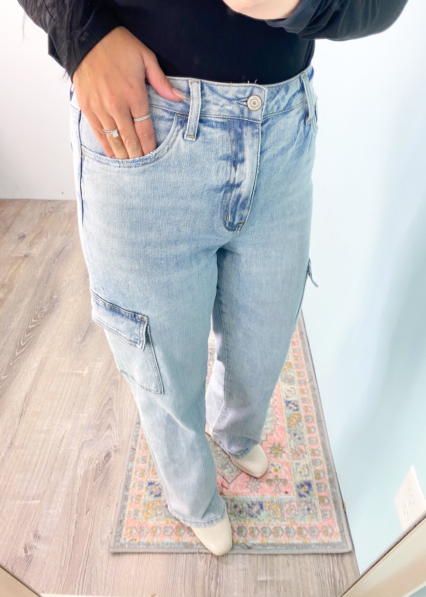 'Natalia' Vervet Light Wash 90's Vintage Straight Cargo Jeans - Cali Moon Boutique