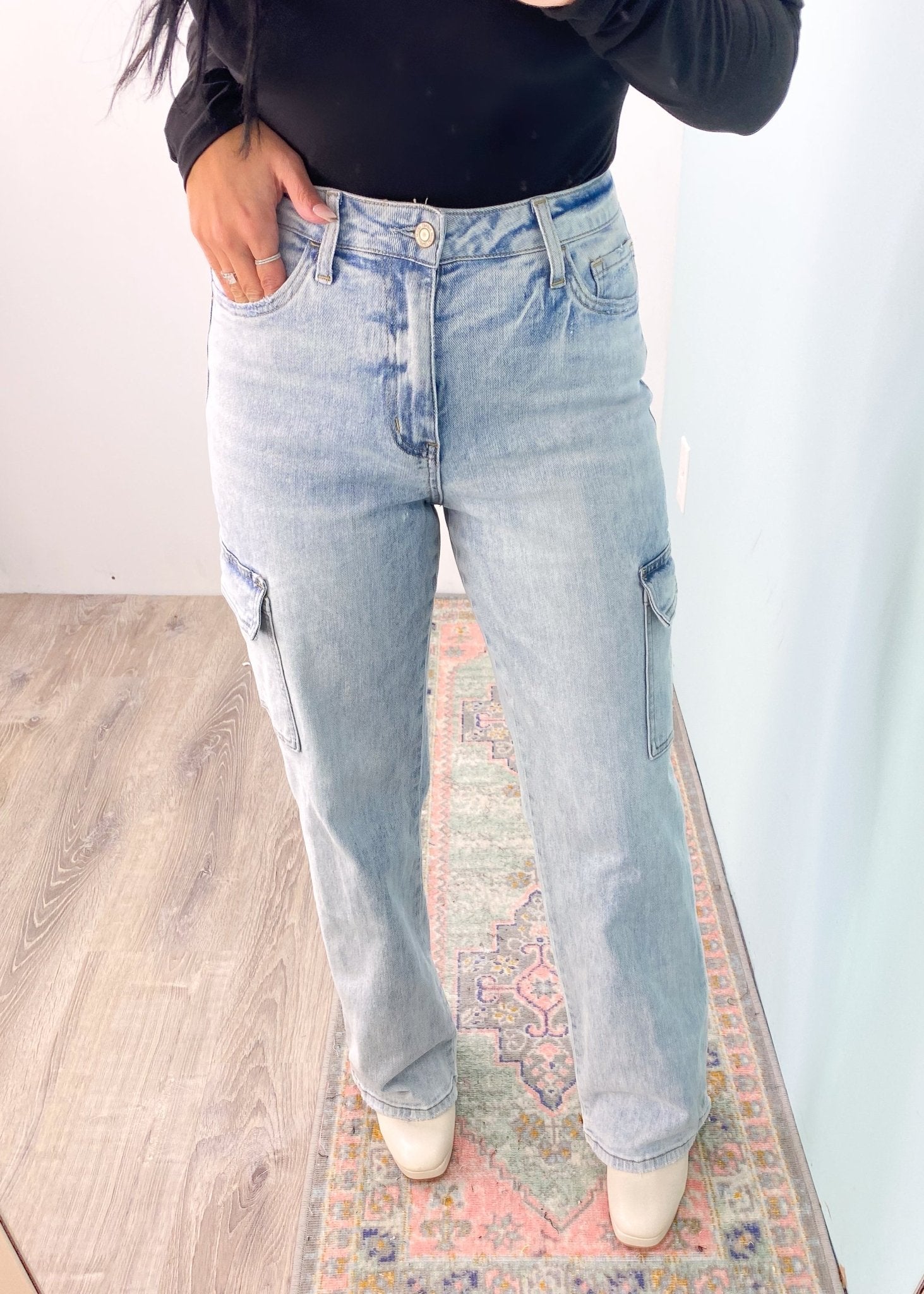 'Natalia' Vervet Light Wash 90's Vintage Straight Cargo Jeans - Cali Moon Boutique
